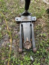 FLOOR JACK