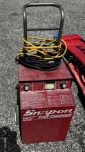 SNAP-ON BATTERY CHARGER