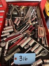 TOOL LOT DRAWER OF TOOLS (TOOLS ONLY NO TOOLBOX)