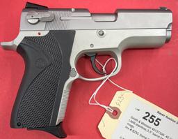 Smith & Wesson 4013tsw .40 S&w Pistol