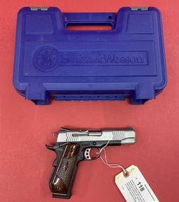 Smith & Wesson SW1911C .45 auto Pistol