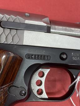 Smith & Wesson SW1911C .45 auto Pistol