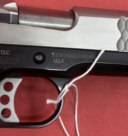 Smith & Wesson SW1911C .45 auto Pistol