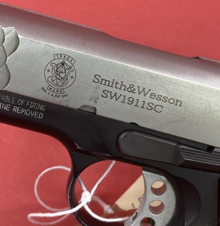Smith & Wesson SW1911C .45 auto Pistol