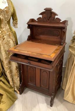 Victorian Walnut Lady's Desk with Side Drawers 300/500