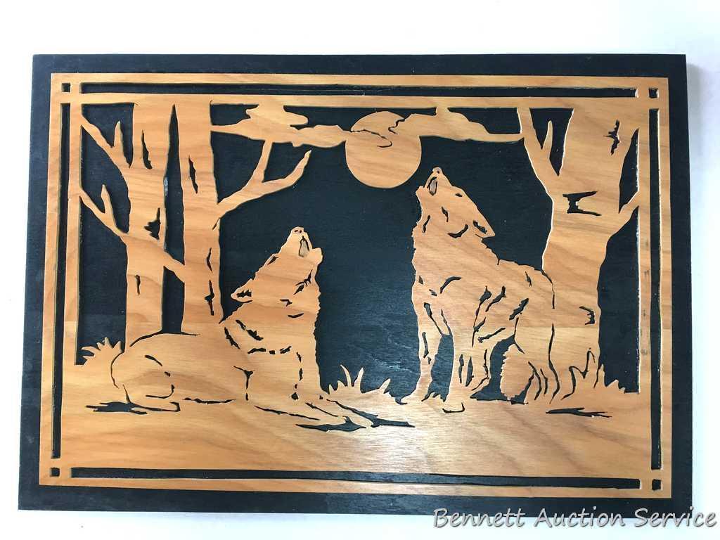 Wood Scroll saw Hanging Picture: Hand crafted scroll saw howling wolves by The Antiquer himself.