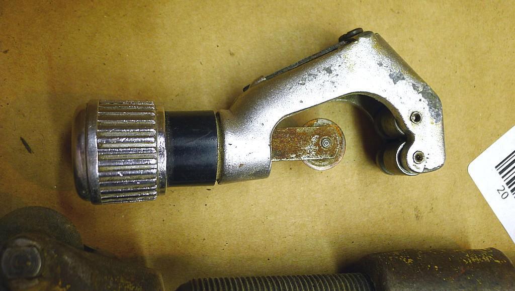 Ridgid four wheel pipe cutter No. 42A cut pipe 1/2" to 2" - measures 14" long closed. Other smaller