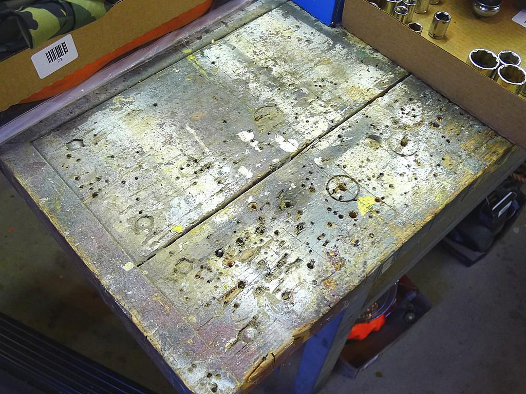 Great sturdy steel framed work bench measures 82" x 56" x 37" high. Each end has a vise mounted as