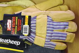 Men's leather gloves, choppers. Kinco pig skin leather work gloves, size medium NIP and fleece