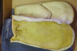 Men's leather gloves, choppers. Kinco pig skin leather work gloves, size medium NIP and fleece