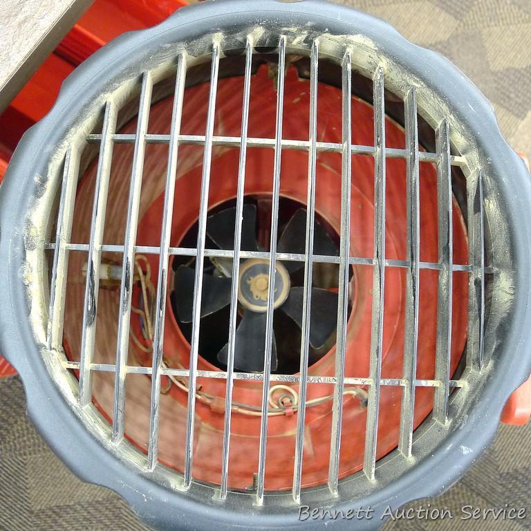 Craftsman air filtration system, Model 113169955. Approx. 13" x 29" x 13" high. Works.