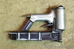 Senco-Matic air staple gun PW.