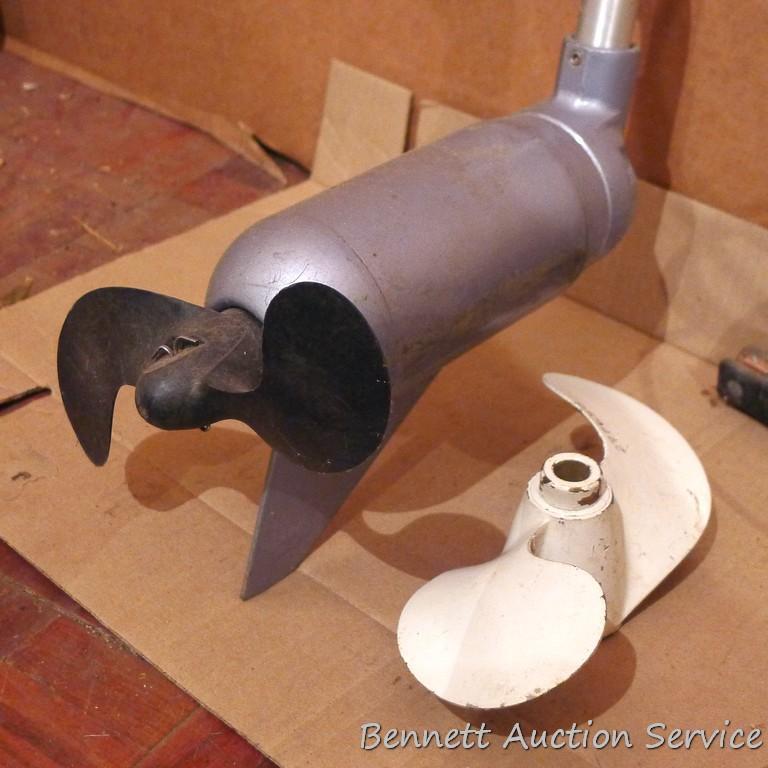 Evinrude Scout trolling motor Model No. ET120 with three speed control settings. Cord is taped,