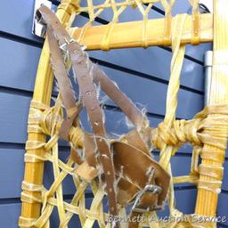 Tubbs 10x6 5-9 snow shoes are 48" long and come with leather bindings and appear in good shape.