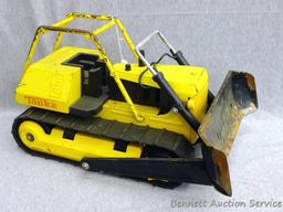 Tonka metal toy bulldozer with rubber tracks is 15" x 7-1/2" x 9-1/2" tall, is missing a headlight
