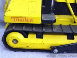 Tonka metal toy bulldozer with rubber tracks is 15" x 7-1/2" x 9-1/2" tall, is missing a headlight