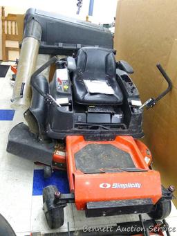 Simplicity ZT2000 Series zero turn lawn mower is a high-end model with power deck. 42" mowing deck,