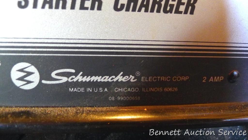 Schumacher trickle charger 12 volt battery charger looks to be in good shape.