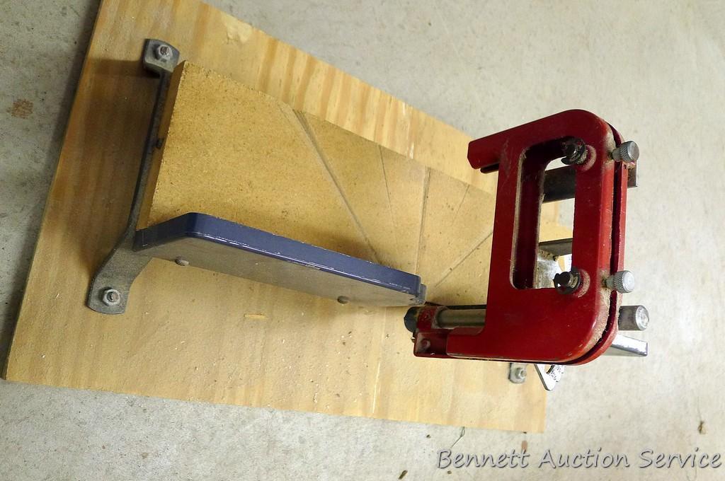 Miter box and back saw with stand model No. 881-36321