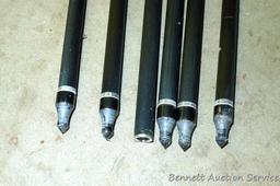 Six Gold Tip XT Hunter 7595 carbon arrows with field tips are 30" long. One is missing tip.