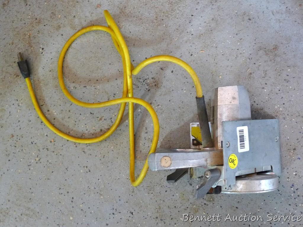 Stanley industrial 4-1/4" Eager Beaver saw, cuts going frontwards and backwards. Runs.