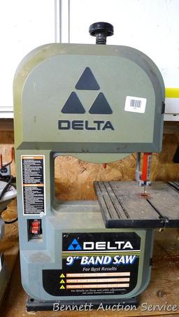Delta 9" band saw comes with 5 extra blades. Runs, and is model No 28-150. Measures about 19" x 12"
