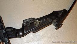 Indian 231 Stalker compound bow 45-55 pound draw, 30" draw length. Comes with quiver.