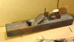 Lot of 4 antique wooden block planes. All but one are missing blades. Handles are broken on two of