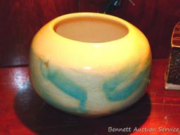 Ceramic round vase with hand painted bird, by Irene Gimeno. In very nice condition. Measures 8? in