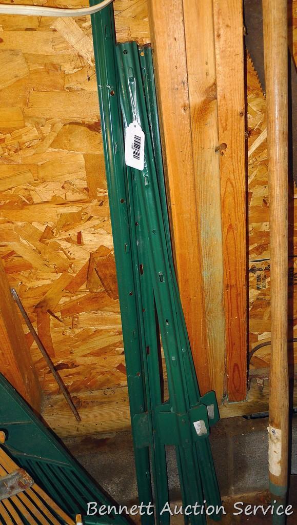 Bamboo leaf rake, 30" plastic leaf rake head, garden fenceposts up to 4'.