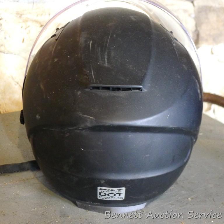 Motorcycle helmet Bilt Route DOT certified size L. Has built in ventilation and sun shield. This is