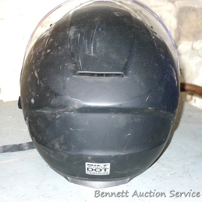 Motorcycle helmet Bilt Route DOT certified size L. Has built in ventilation and sun shield. This is