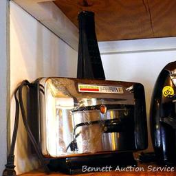 Oster 10 speed blender, Hamilton Beach electric can opener, VillaWare Prima Pizzelle Baker and