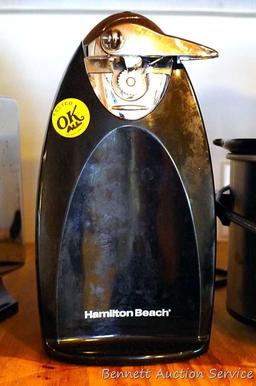 Oster 10 speed blender, Hamilton Beach electric can opener, VillaWare Prima Pizzelle Baker and