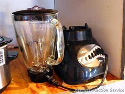 Oster 10 speed blender, Hamilton Beach electric can opener, VillaWare Prima Pizzelle Baker and