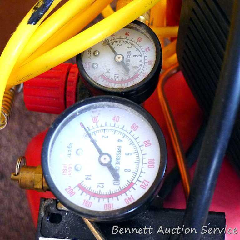Craftsman 3 gallon 1 hp 125 psi air compressor runs and cycles.