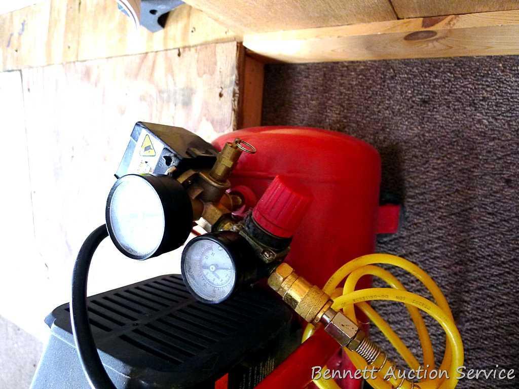Craftsman 3 gallon 1 hp 125 psi air compressor runs and cycles.
