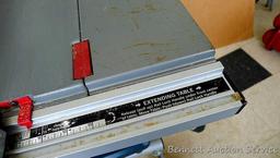 Bosch 4100, 10" table saw has miter gauge, heavy duty fence, push stick, side storage for extra