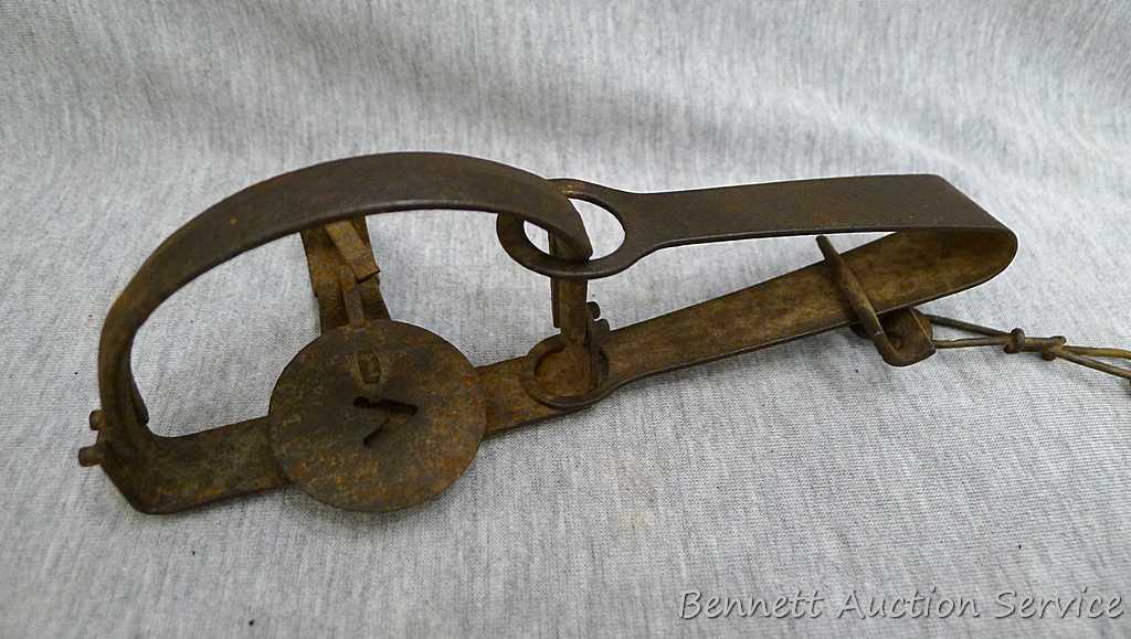 Five Victor cast jaw traps including numbers 0, 1, 1-1/2 single spring traps; Plus another similar