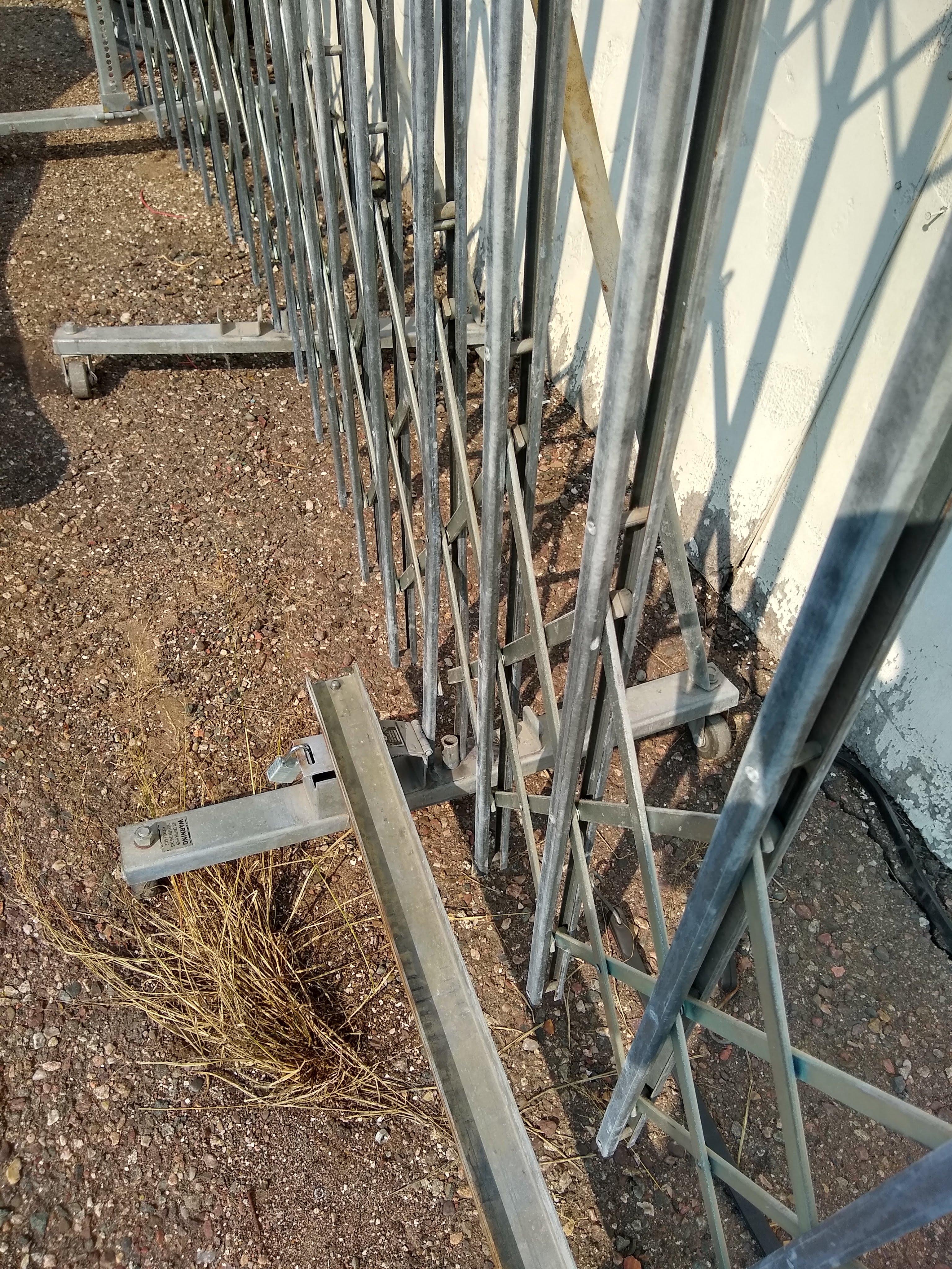 Heavy duty expandable steel security gate