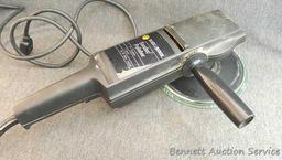 Black & Decker 7" polisher/sander, runs and is No. 9531. Abrasive discs and buffing wheels in lot