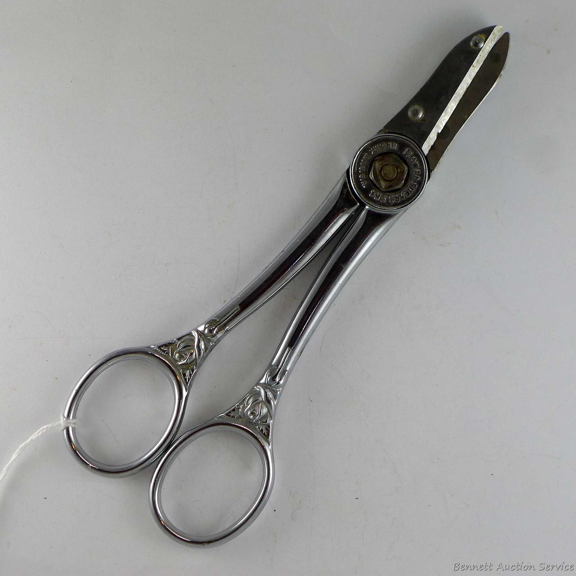 Antique Wiss flower shears measure 6-1/2" overall. Neat piece.