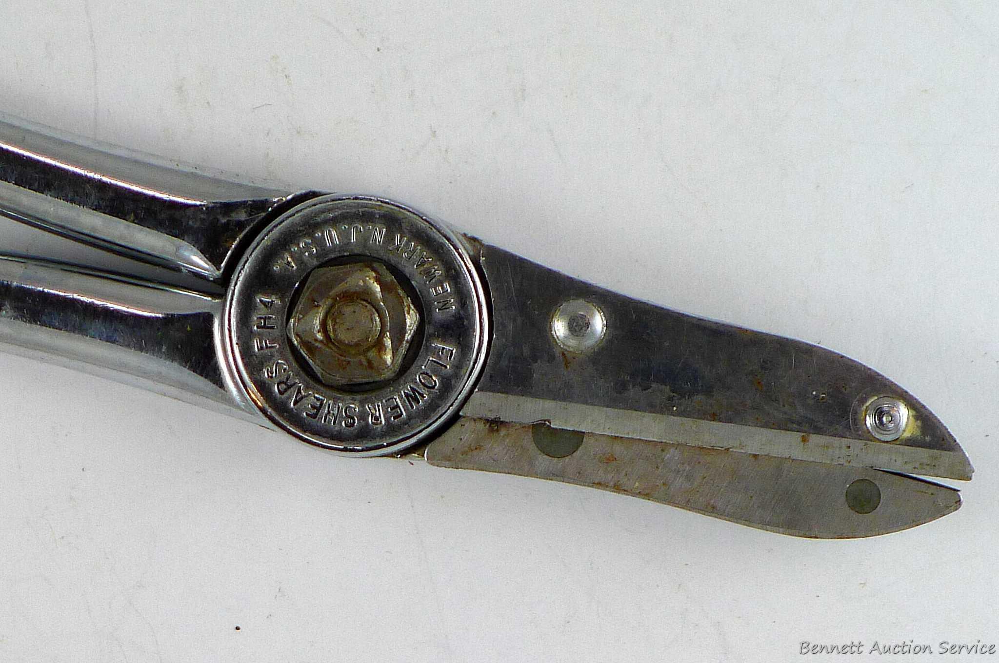 Antique Wiss flower shears measure 6-1/2" overall. Neat piece.