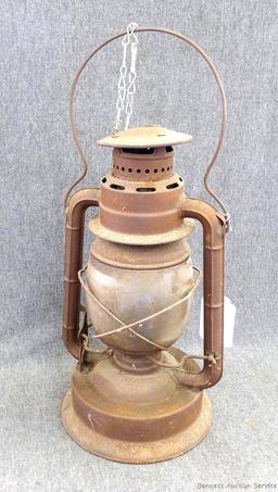 Dietz 15'' large fount d-lite lantern. Glass on lantern is broken, but is overall okay shape, would