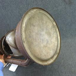 Dietz 15'' large fount d-lite lantern. Glass on lantern is broken, but is overall okay shape, would