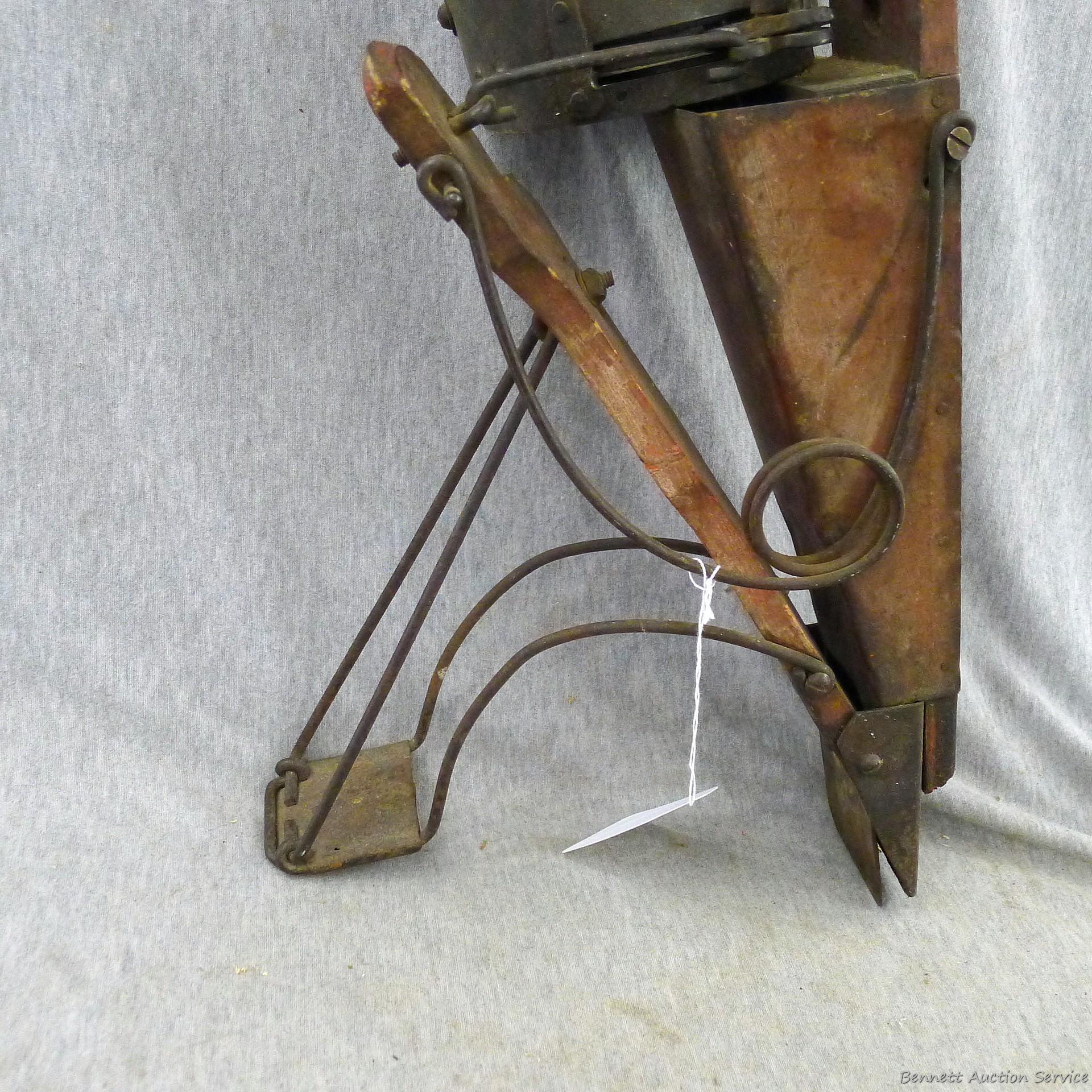 The American Standard seeder is 32" overall.
