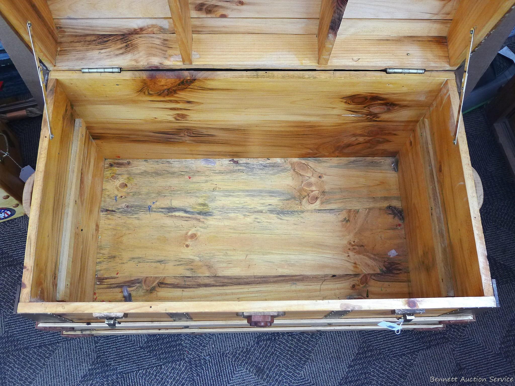 Handmade cedar chest lift out tray is in good condition with nice accents. Measures 3' wide x 2'