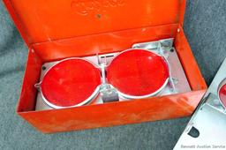 Anths triple reflector road flare set Type FP.