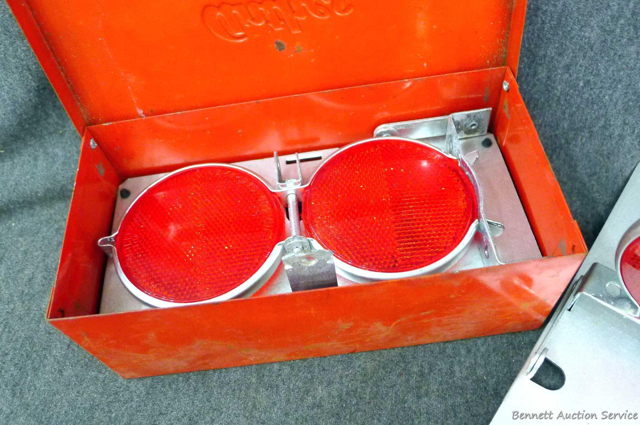 Anths triple reflector road flare set Type FP.
