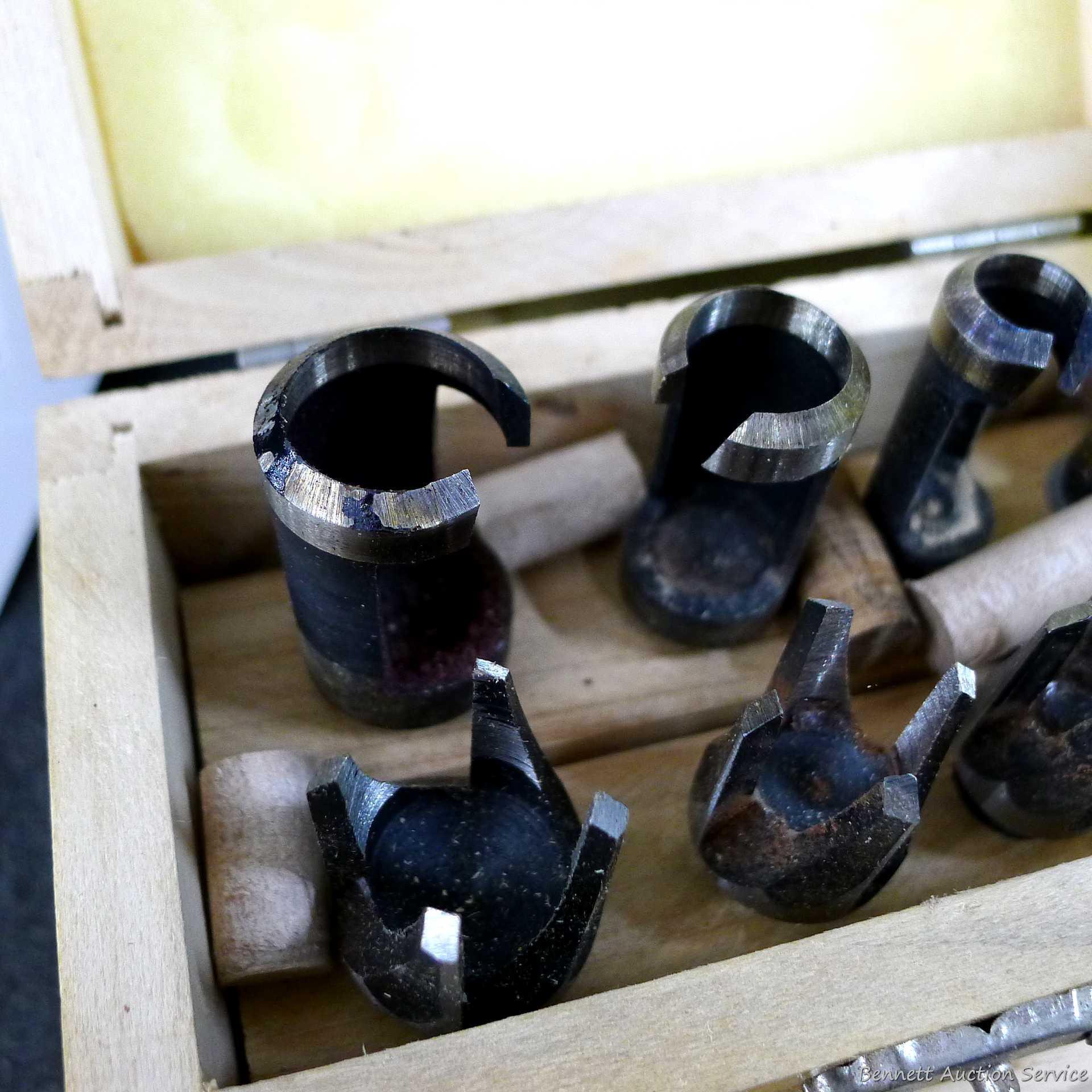 4-3/4" doweling jig with 11 bushings, plug cutters, and a Forstner bit set up to 1". Forstner bits
